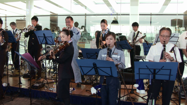 ANA team HANEDA Orchestra によるクリスマスコンサート [photo: Travel Online News]