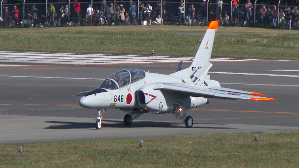 T-4練習機（入間基地航空祭2016）