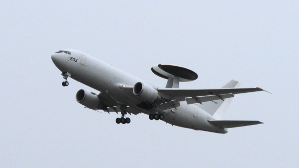 早期警戒管制機 E-767の航過飛行